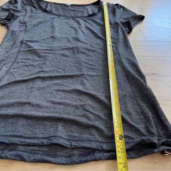 Lululemon Run Back on Track Short Sleeve Tech tee - Picture 5 of 6